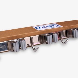 Colgador triple para escobas